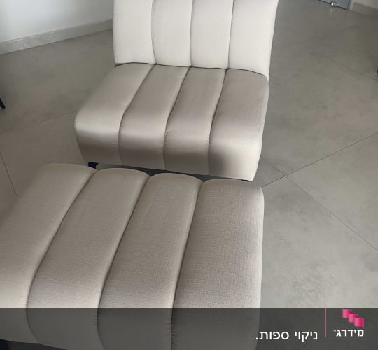 ספה וכורסה בצבע בז